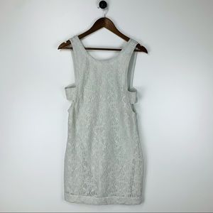 Chaser Lace White Gray Dress Women’s Small Medium Sleeveless Shift Back Detail
